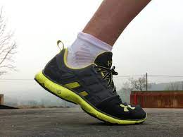 Zapatilla deportiva Micro G Split para hombre de Under Armour