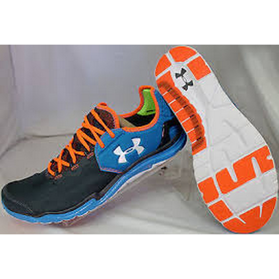 Zapatilla deportiva Charge RC 2 para hombre de Under Armoumour