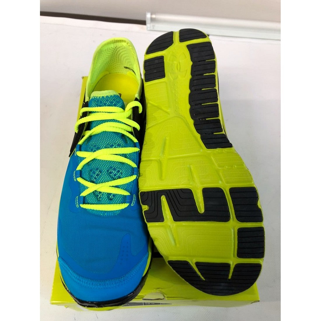 Zapatilla deportiva Charge RC 2 para hombre de Under Armoumour