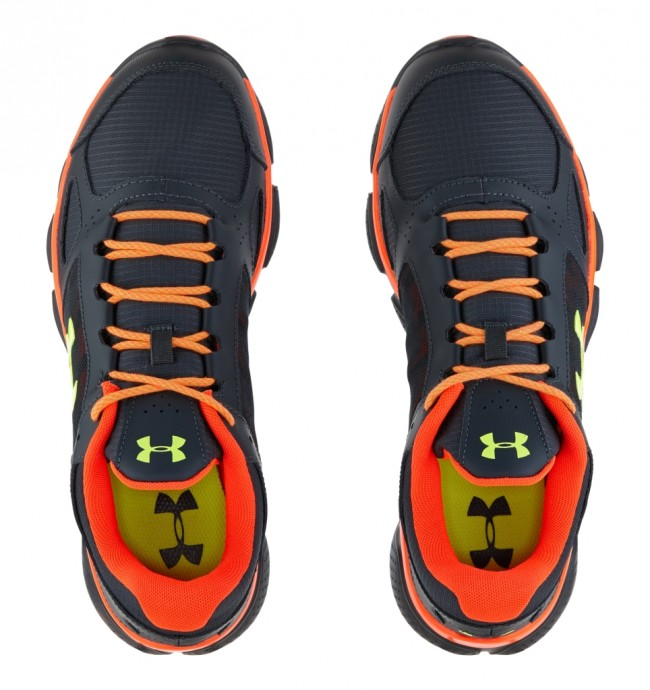 Zapatilla deportiva Micro G Assert para hombre de Under Armour