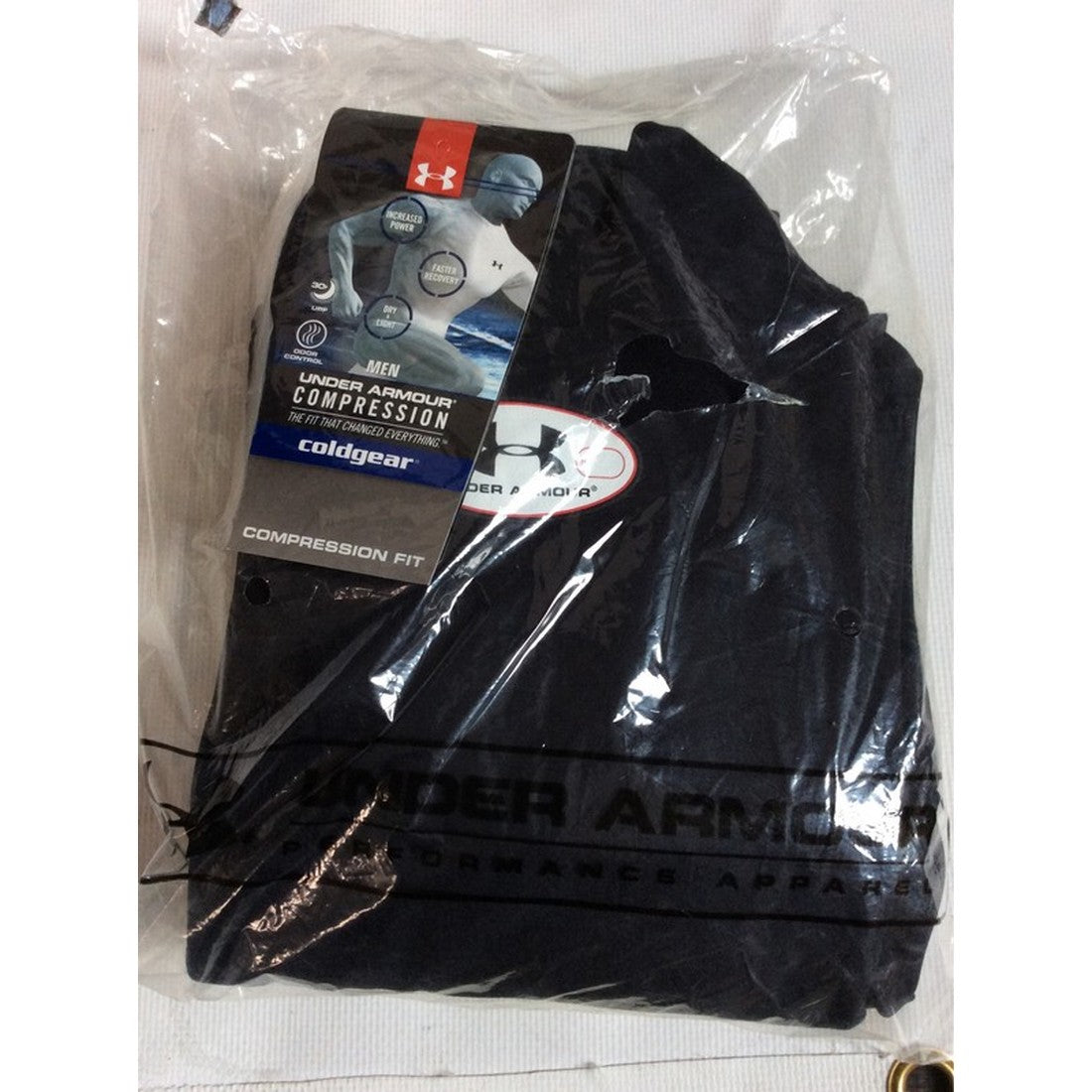 Camiseta termica técnica de manga larga para hombre de Under Armour