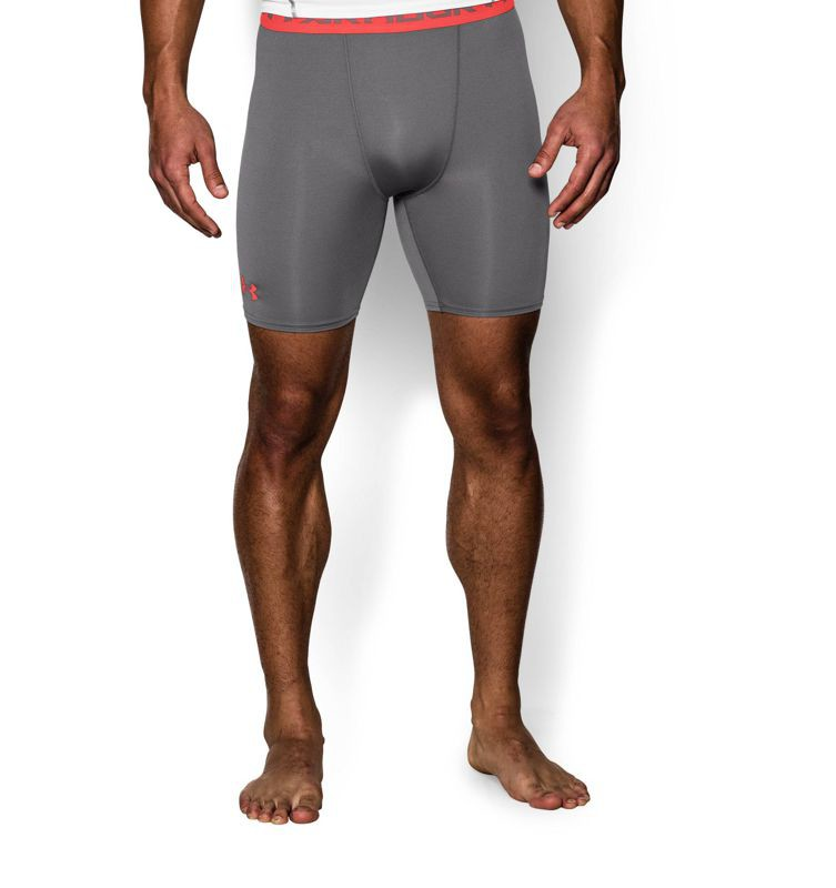 Pantalon corto técnico (Short) ajustado para hombre de Under Armour